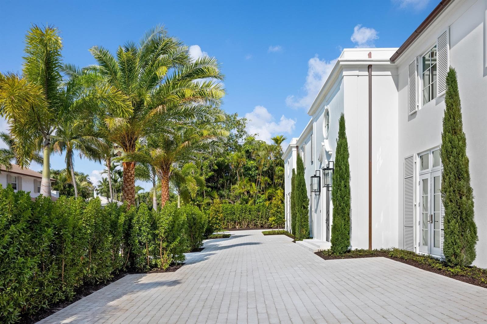 Entrance Driveway