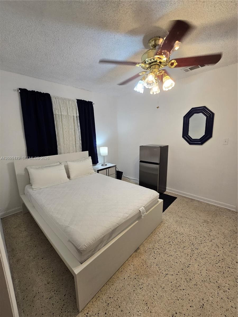479 E 15th St #1 photo 2