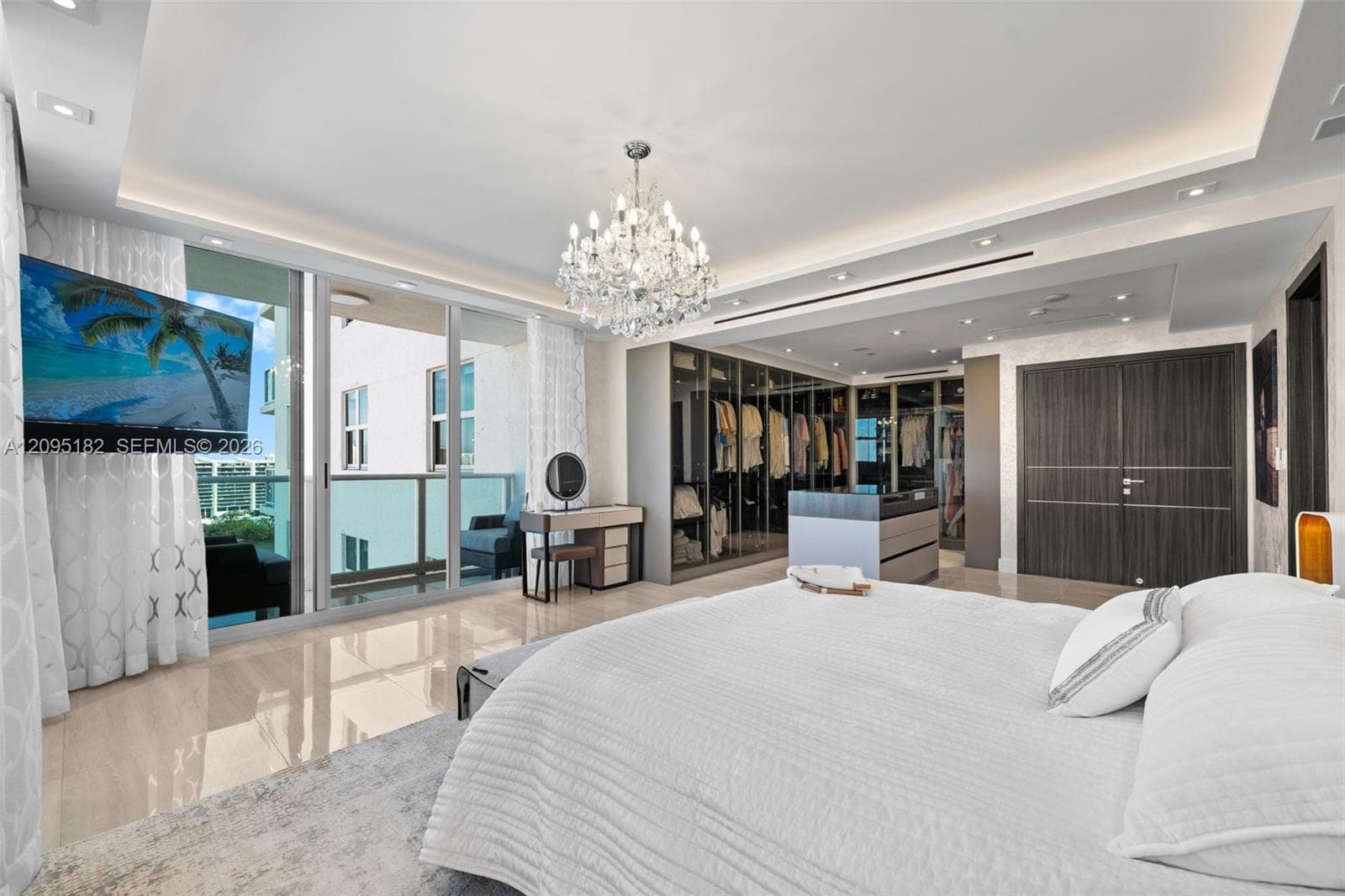 Peninsula I · #2001 in Aventura - Photo 32