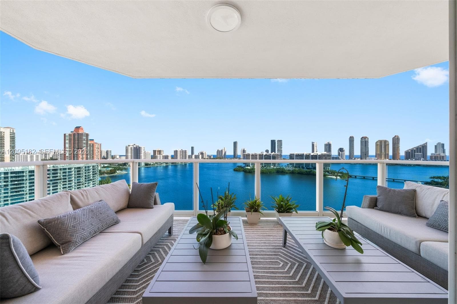 Peninsula I · #2001 in Aventura - Photo 20