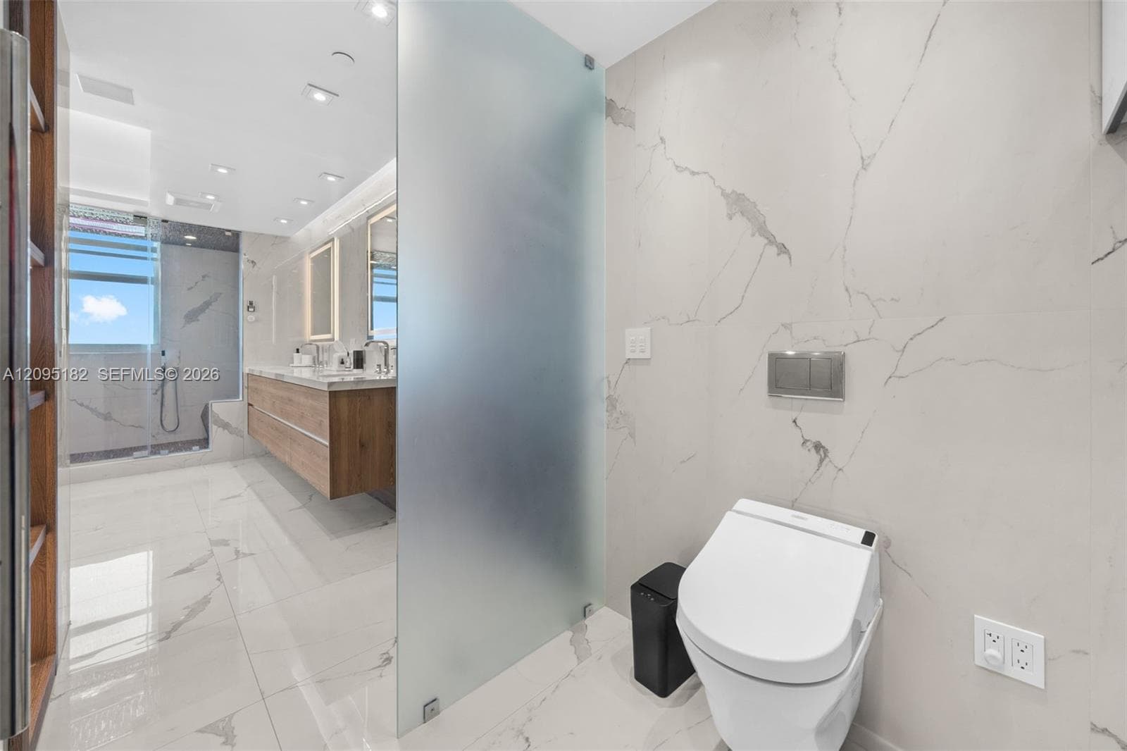 Peninsula I · #2001 in Aventura - Photo 45