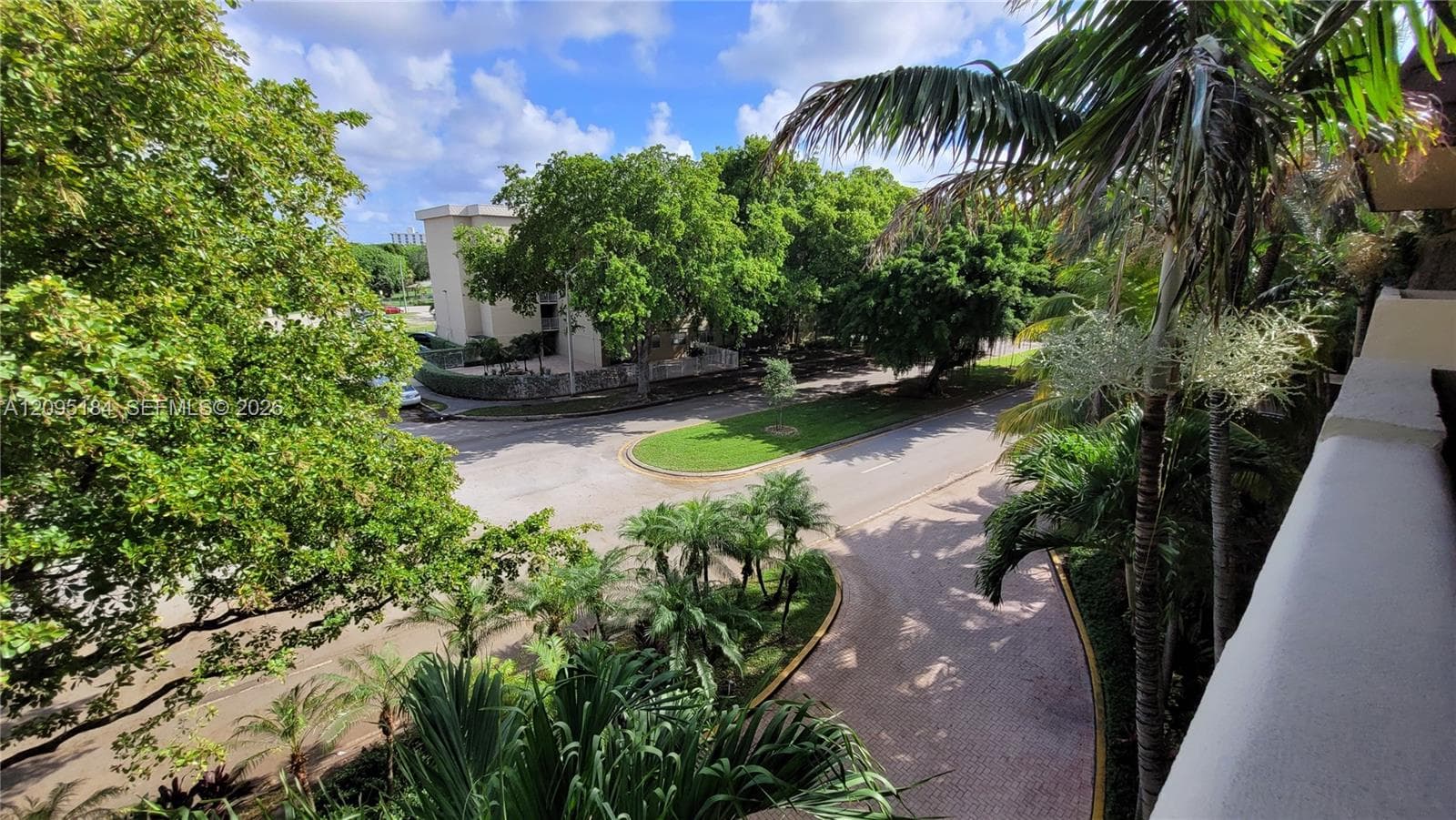 BAYVIEW PALMS CONDO · #428 in North Miami - Photo 7