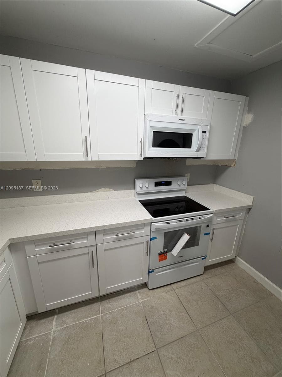 ROZLAND CONDO · #9-23 in Miami - Photo 2