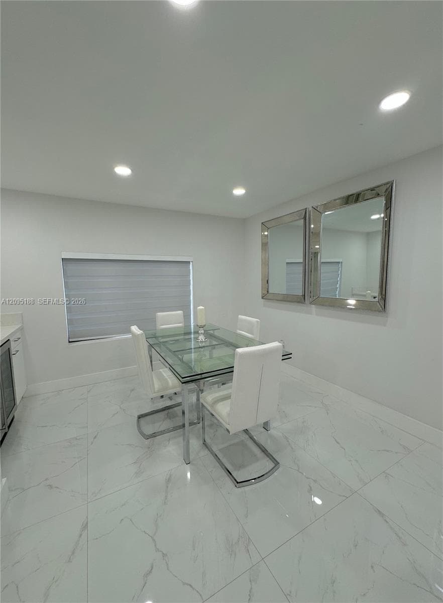 2121 SW 61st Ave photo 20
