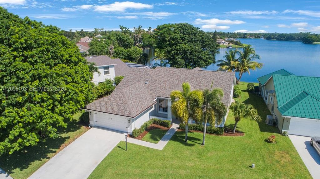 12911 Upper Cove Dr photo 32