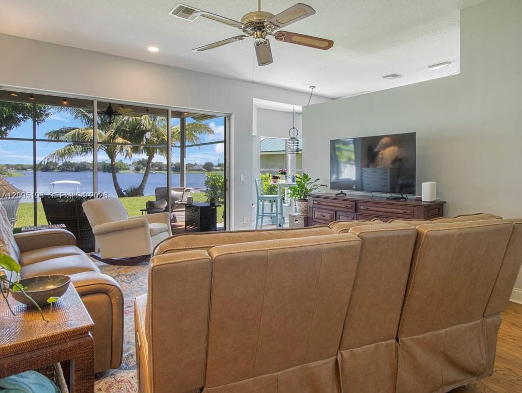 12911 Upper Cove Dr photo 10