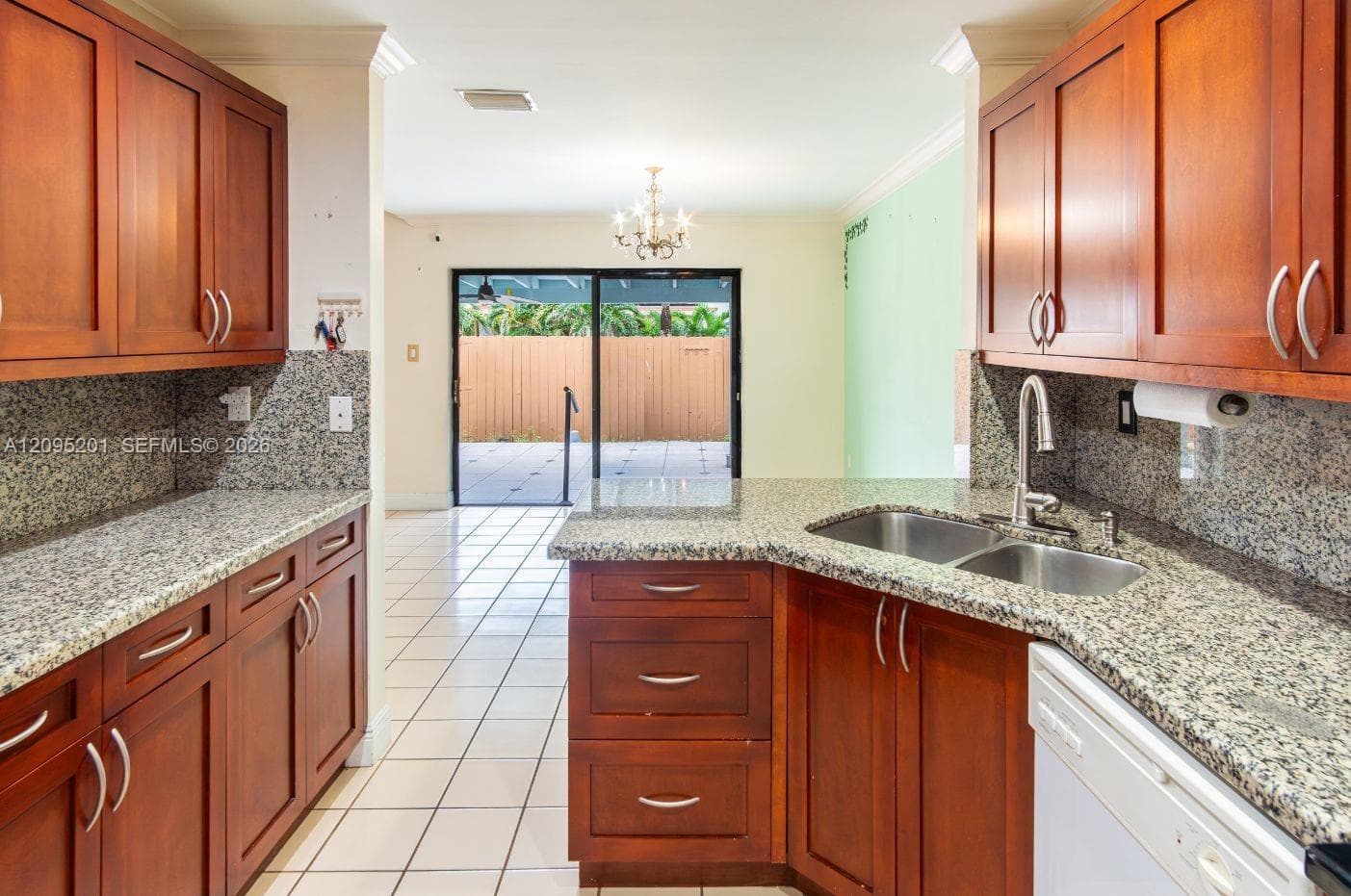 13429 SW 13th Ln photo 6