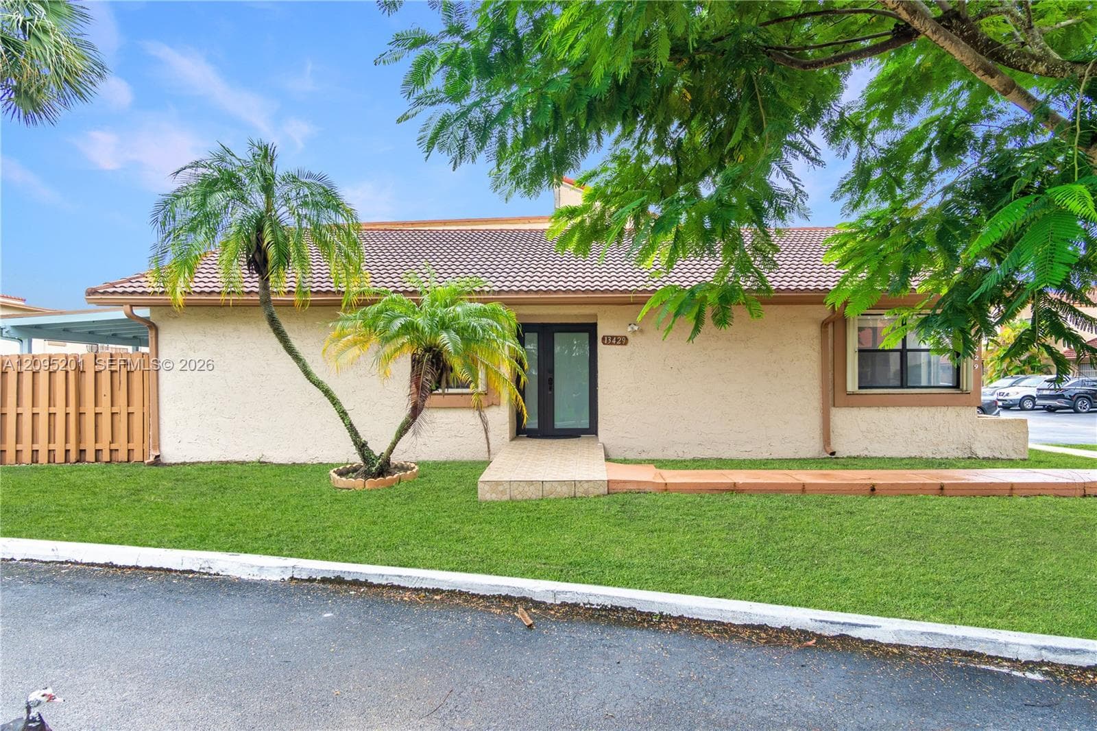 13429 SW 13th Ln photo 7