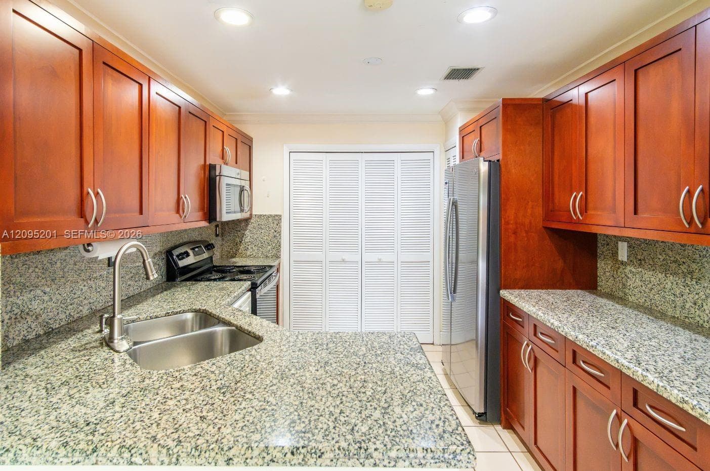 13429 SW 13th Ln photo 3