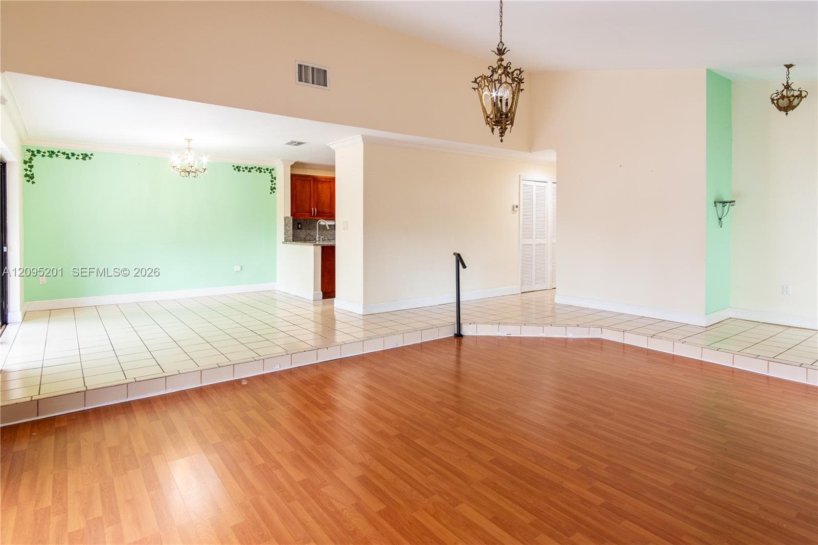 13429 SW 13th Ln photo 9