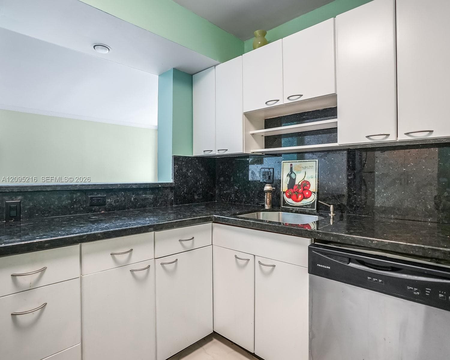 AVANT GARDE CONDO · #1406 in Hallandale Beach - Photo 15