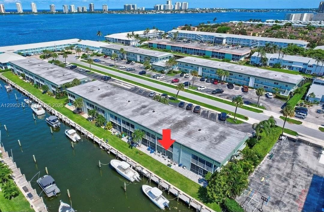 WINDSOR PARK NORTH CONDOM · #116 in North Palm Beach - Photo 1