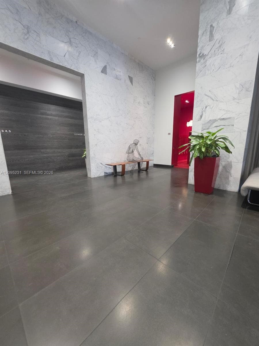 Canvas · #1707 in Miami - Photo 4