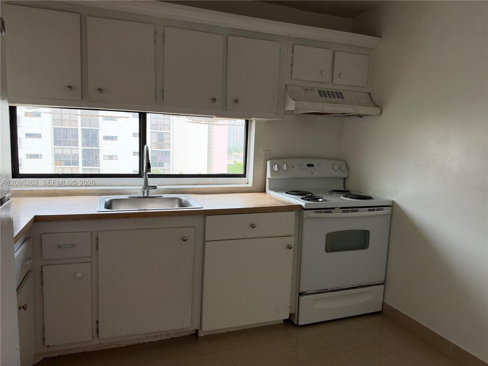 PLAZA OF AMERICAS CONDO P · #708 in Sunny Isles Beach - Photo 10