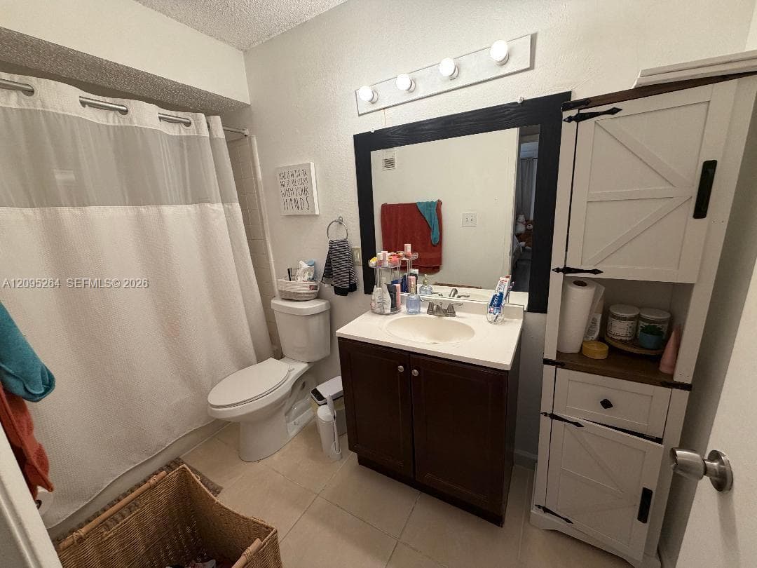 BISCAYNE BEACH CLUB CONDO · #6210 in Miami - Photo 4