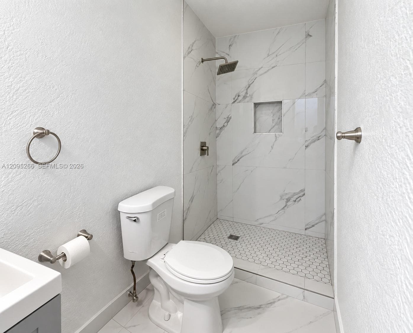 1411 NE 201st Ter photo 14