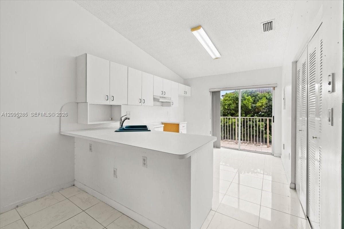 EL PRADO XV CONDO · #202 in Hialeah - Photo 8