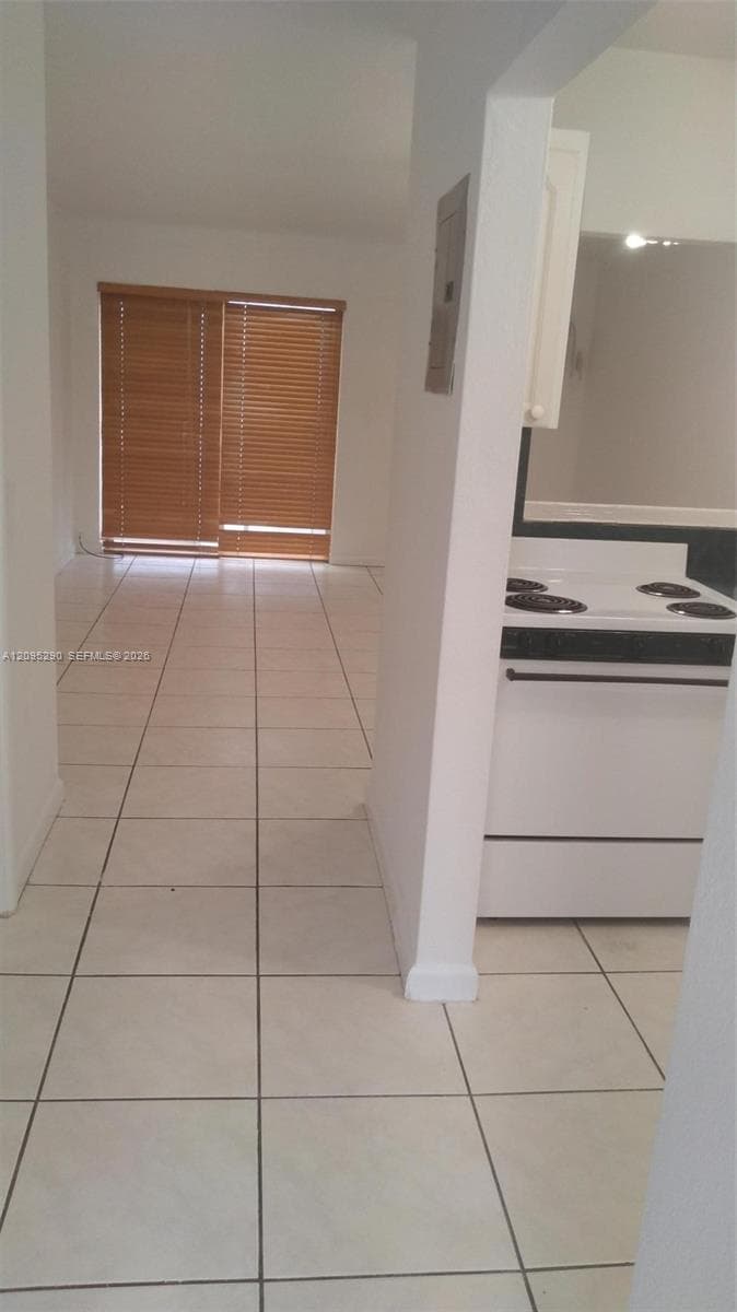 SUNSHINE BAY CONDO · #414 in Miami Beach - Photo 2