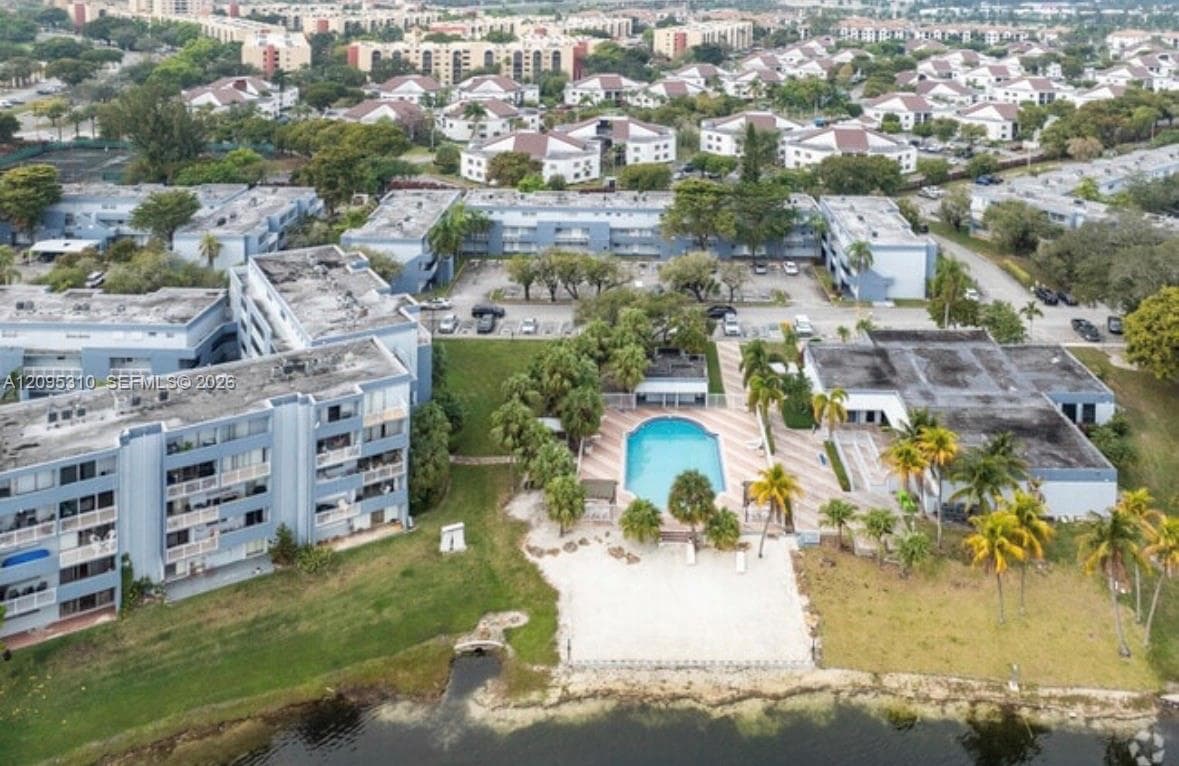 THE BEACH CLUB AT FONTAIN · #I220 in Miami - Photo 2