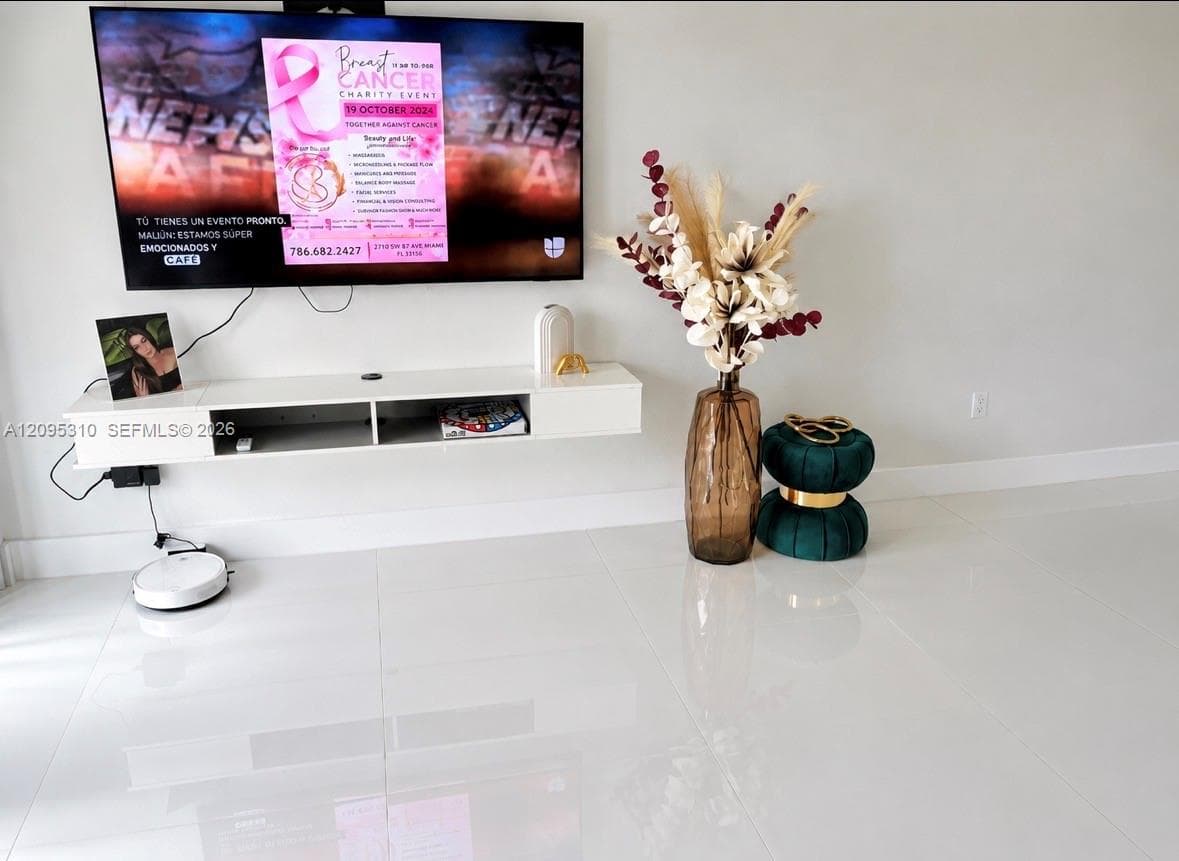 THE BEACH CLUB AT FONTAIN · #I220 in Miami - Photo 3
