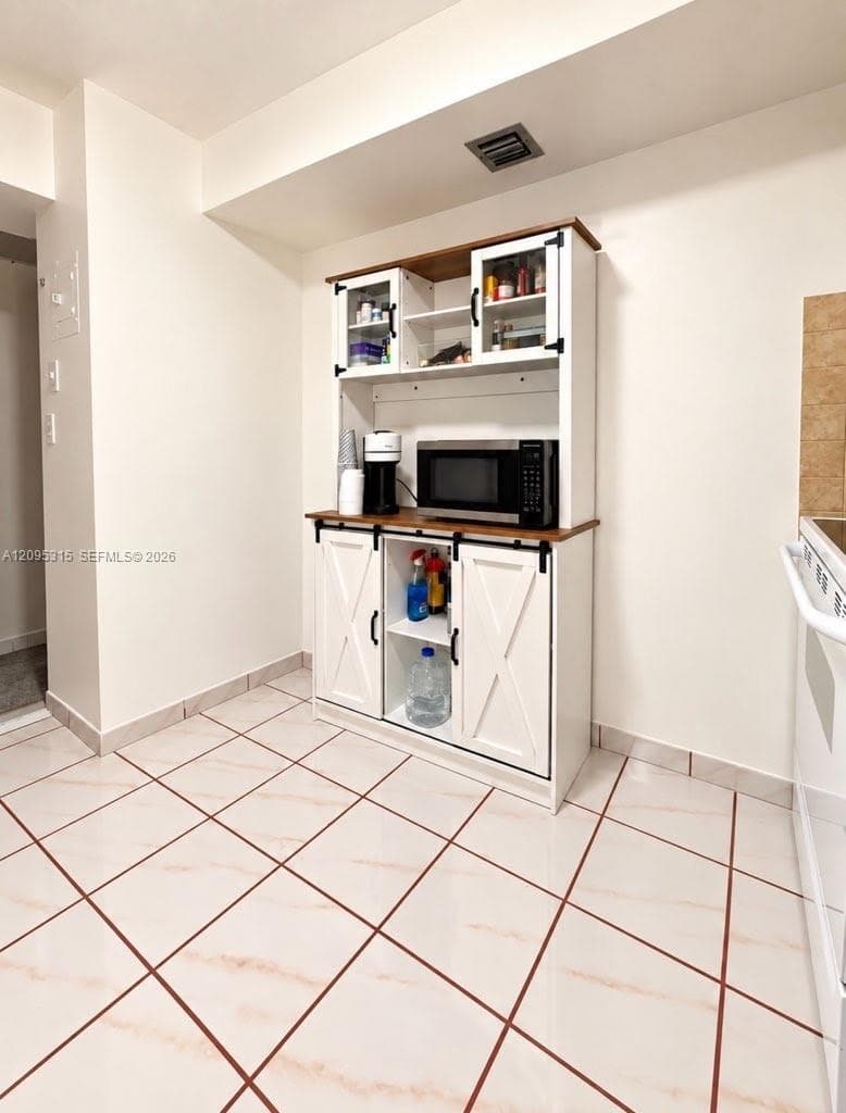 DESOTO PARK CONDO · #204 in Hallandale Beach - Photo 9