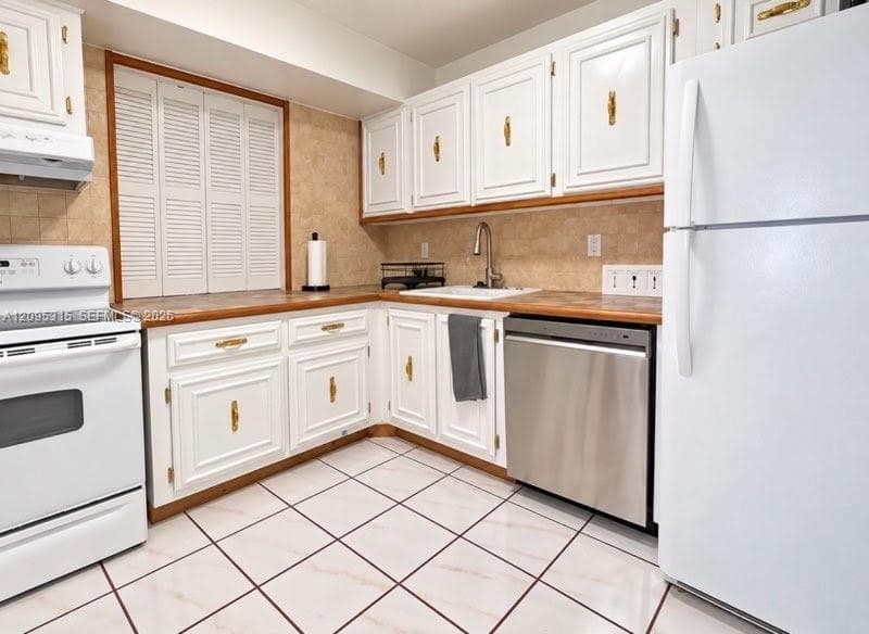 DESOTO PARK CONDO · #204 in Hallandale Beach - Photo 8