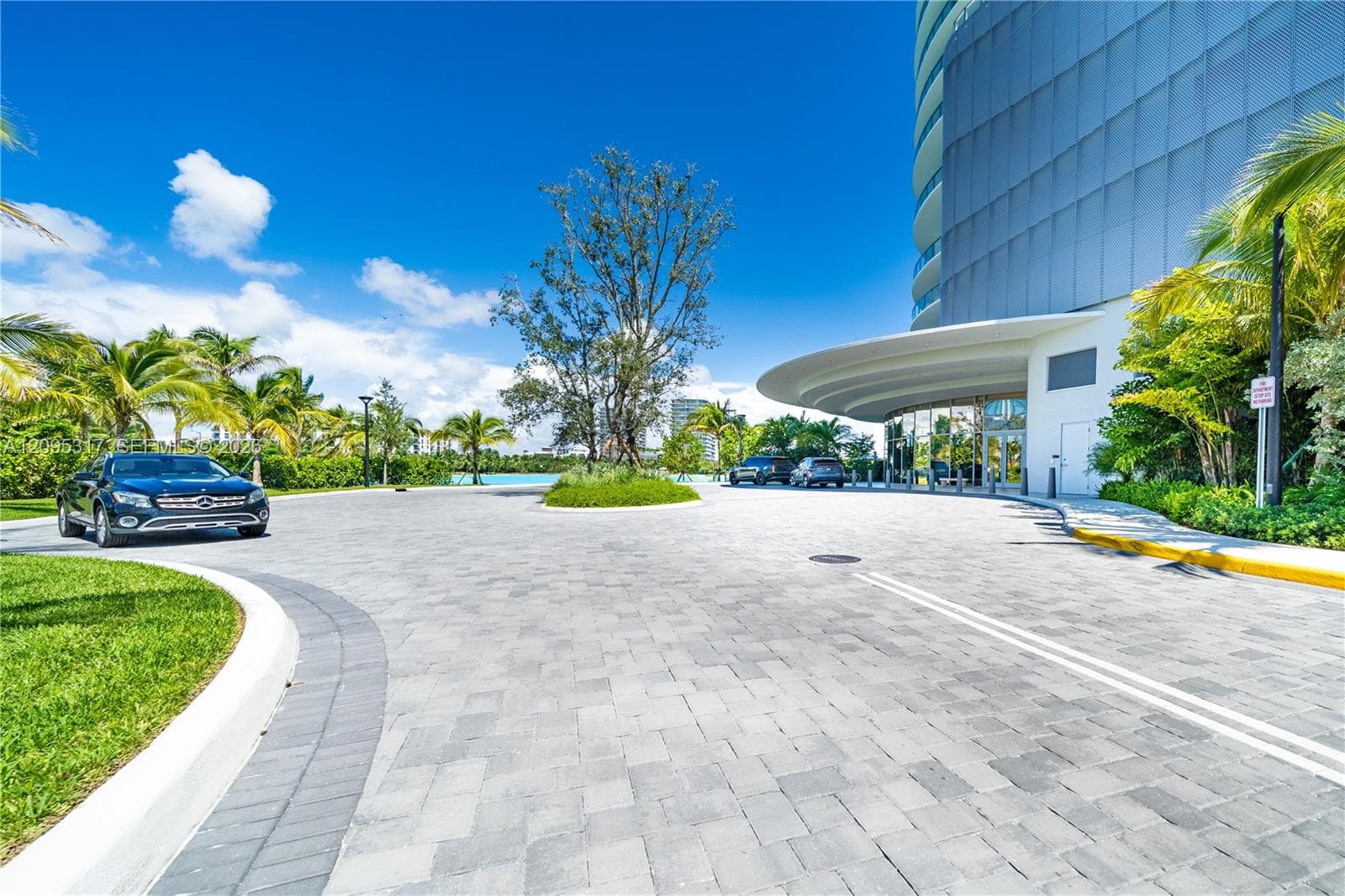 One Park Tower · #906 in North Miami Beach - Photo 2