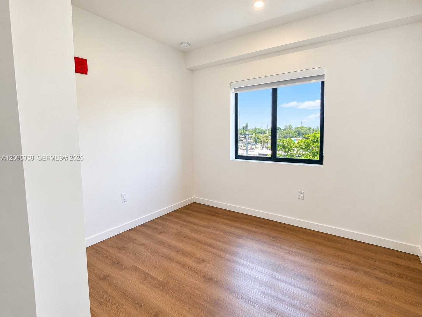 HOLLYWOOD VIEW · #404 in Hollywood - Photo 11