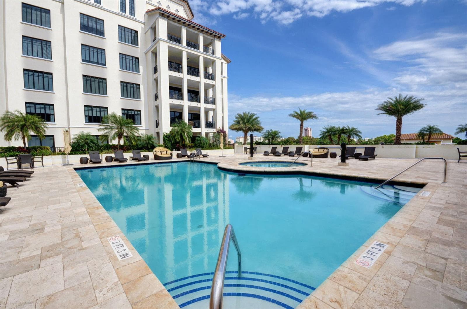 94-web-or-mls-NO 200 East 508-11