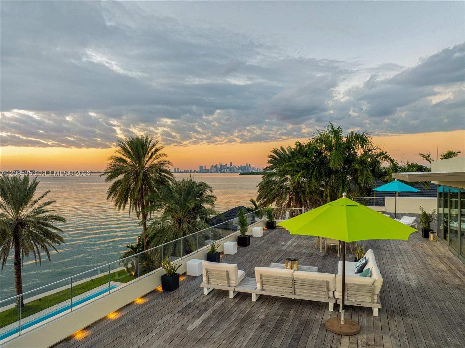 360 Harbor Dr photo 80