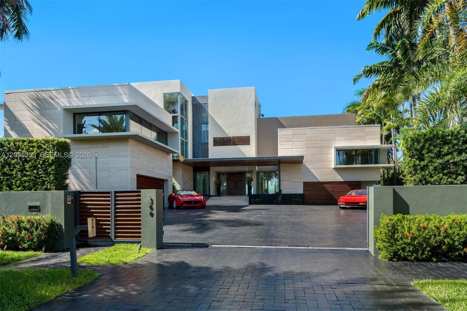 360 Harbor Dr photo 5