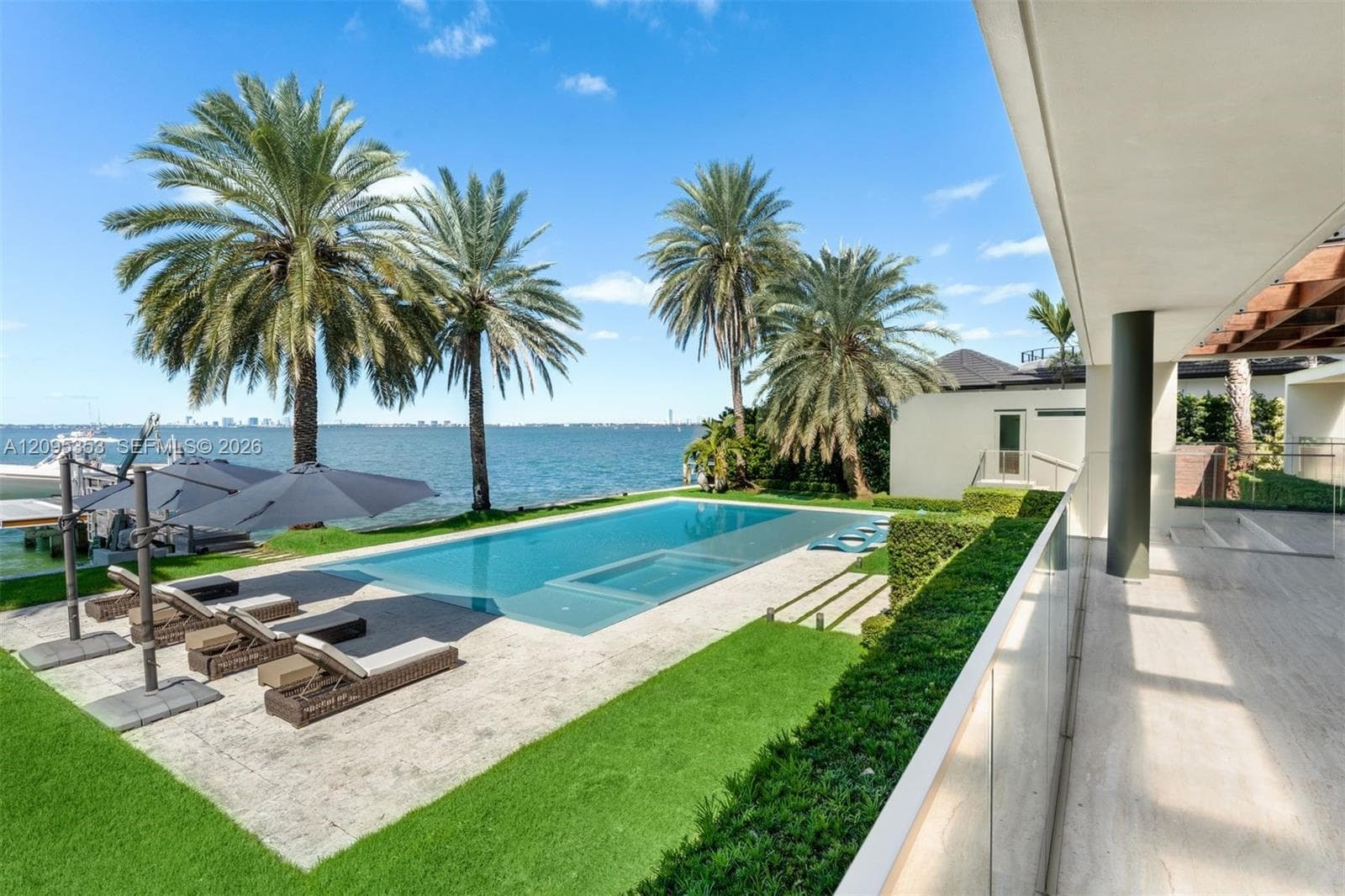 360 Harbor Dr photo 74
