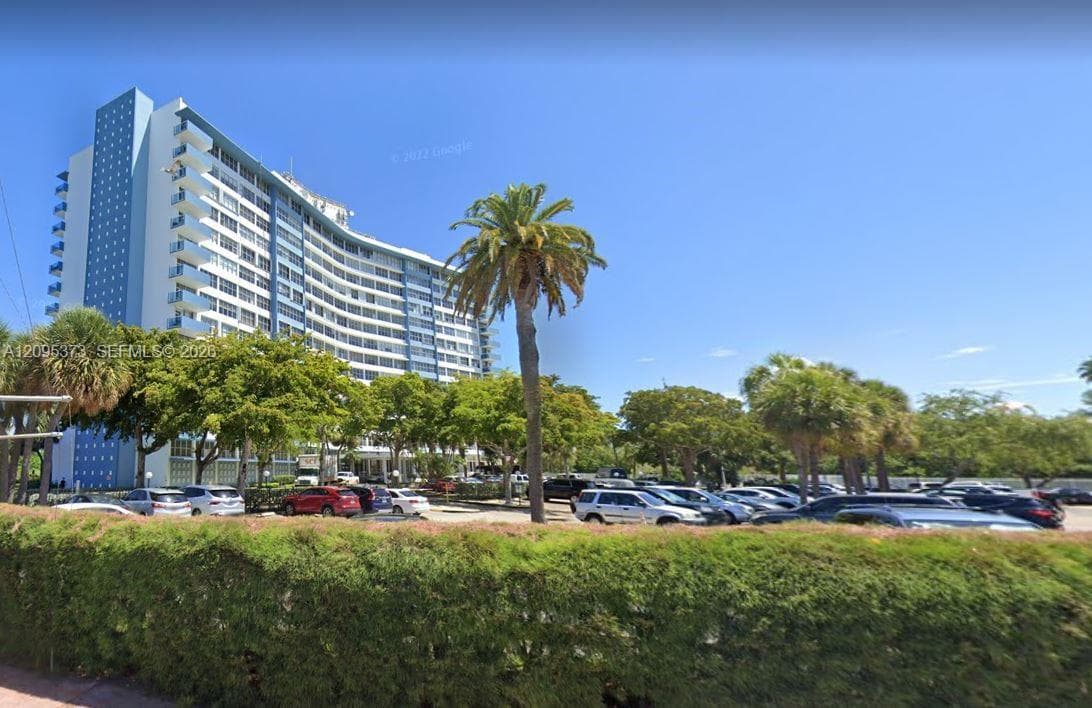 PARKVIEW POINT CONDO · #8Q in Miami Beach - Photo 1