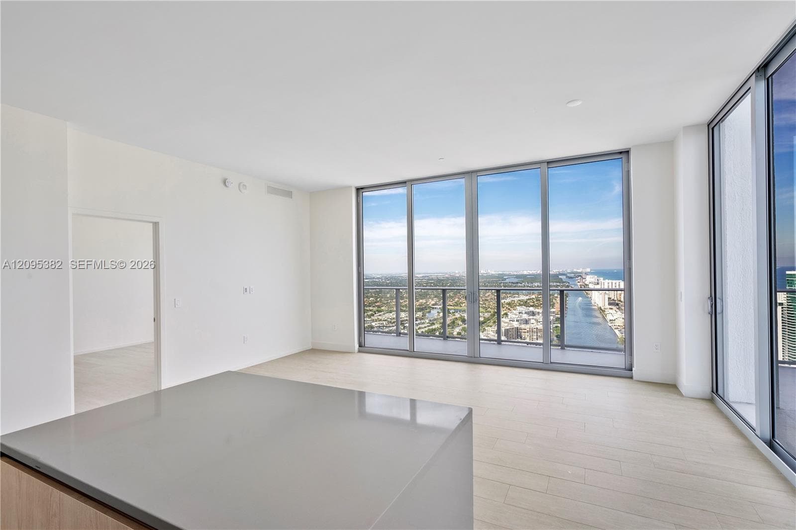 Hyde Beach House · #T4301-PENTHOUSE in Hollywood - Photo 6