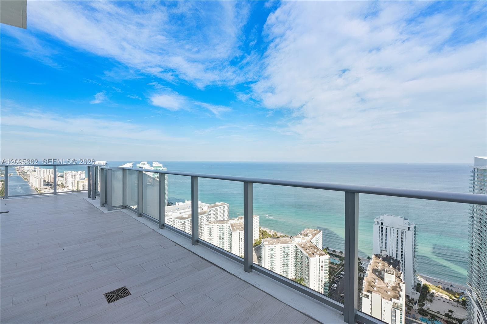 Hyde Beach House · #T4301-PENTHOUSE in Hollywood - Photo 3