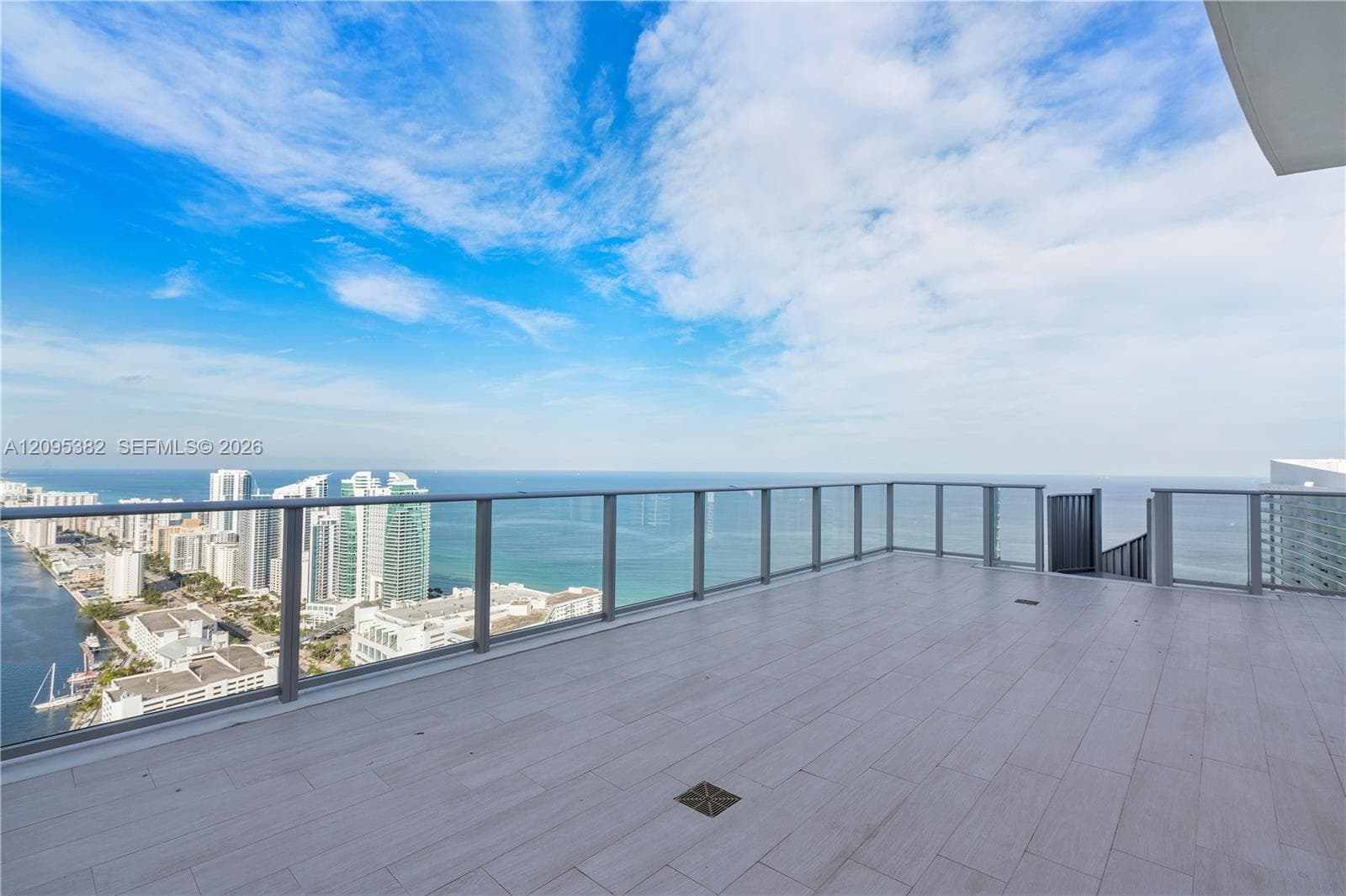 Hyde Beach House · #T4301-PENTHOUSE in Hollywood - Photo 10