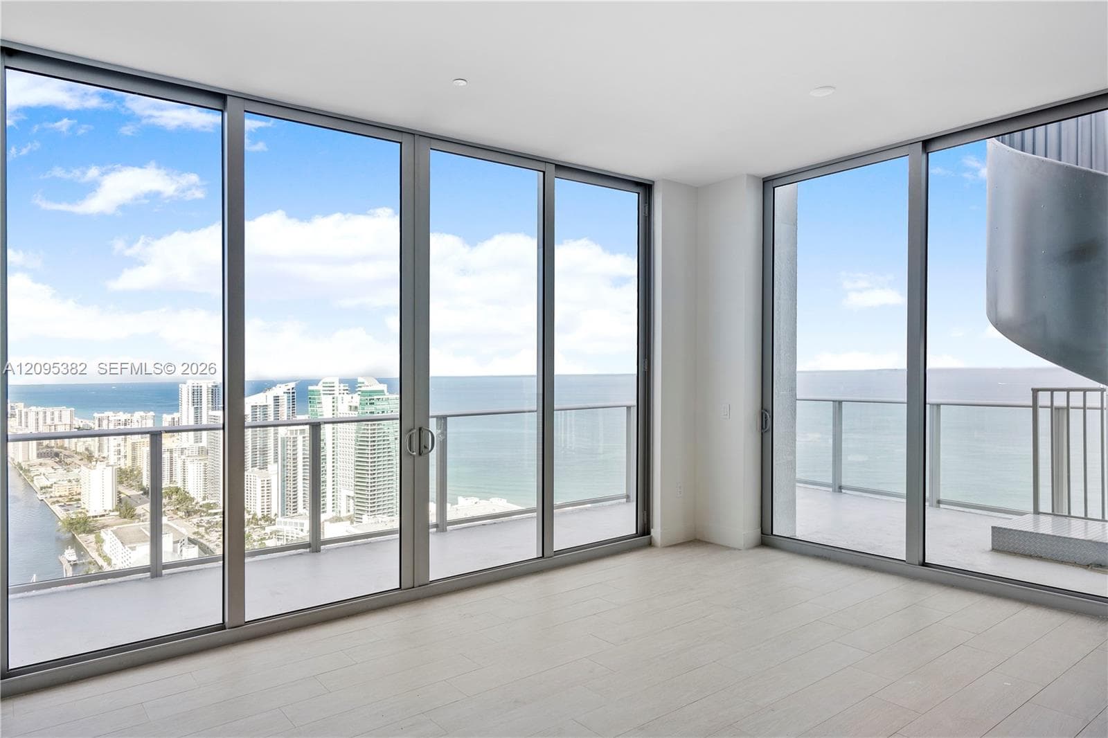 Hyde Beach House · #T4301-PENTHOUSE in Hollywood - Photo 8