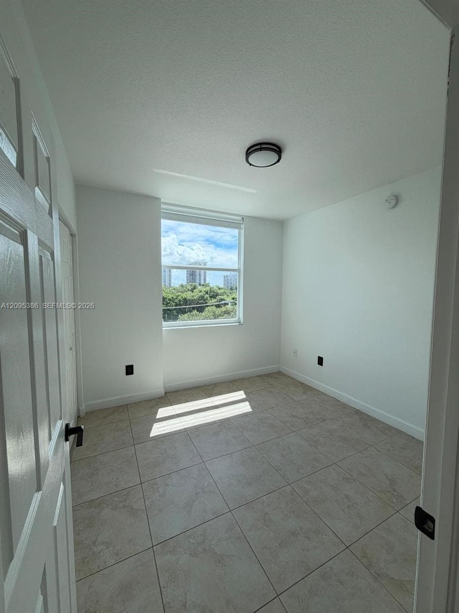 BRICKELL VIEW WEST CONDO · #609 in Miami - Photo 6
