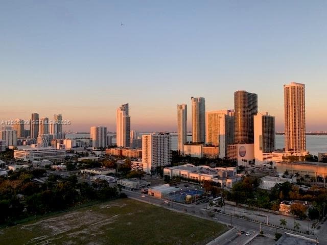 Canvas · #2202 in Miami - Photo 12