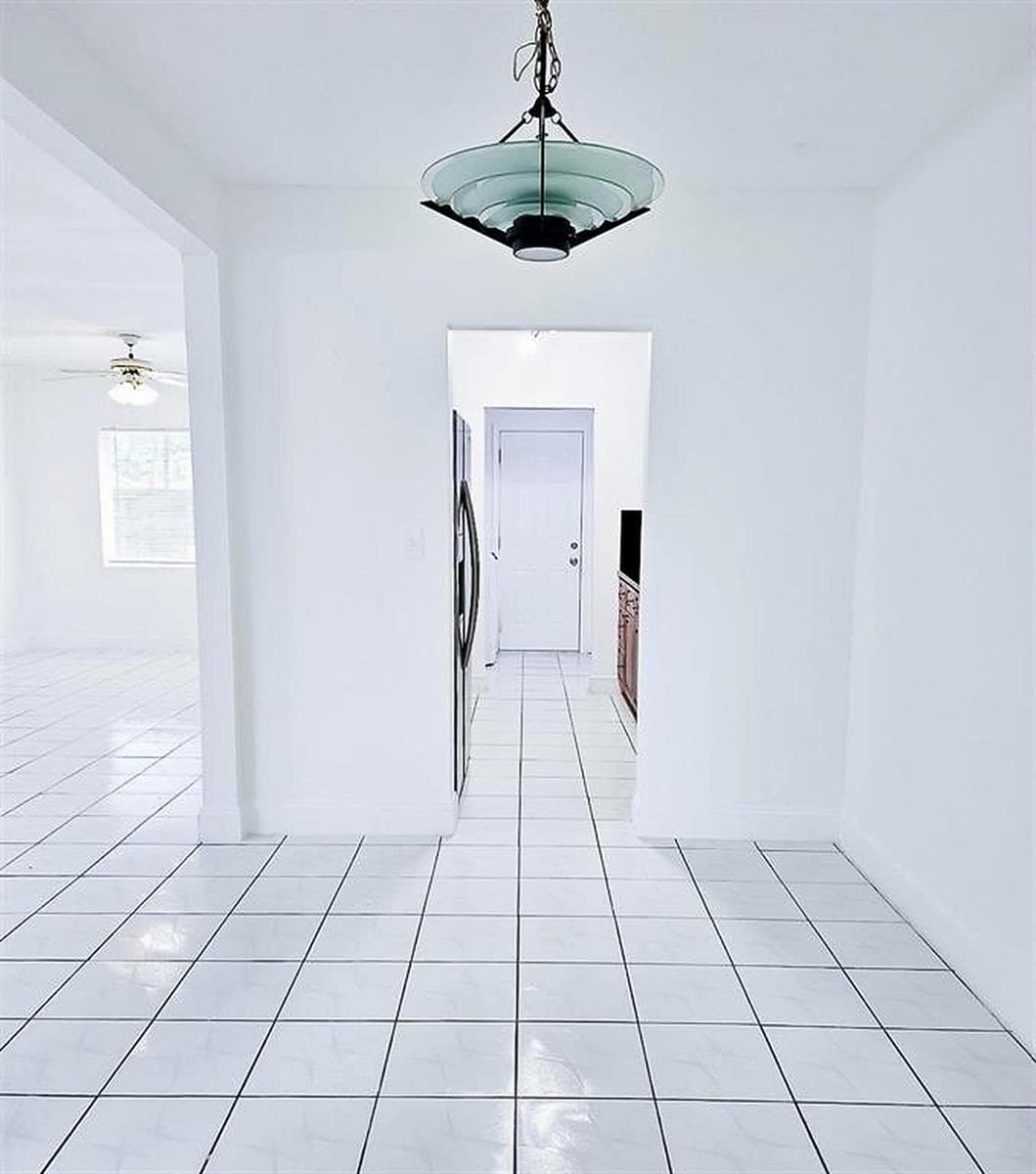 08_Dining_Area_Hall_View