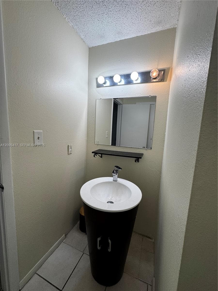 BISCAYNE BEACH CLUB CONDO · #318 in Miami - Photo 4