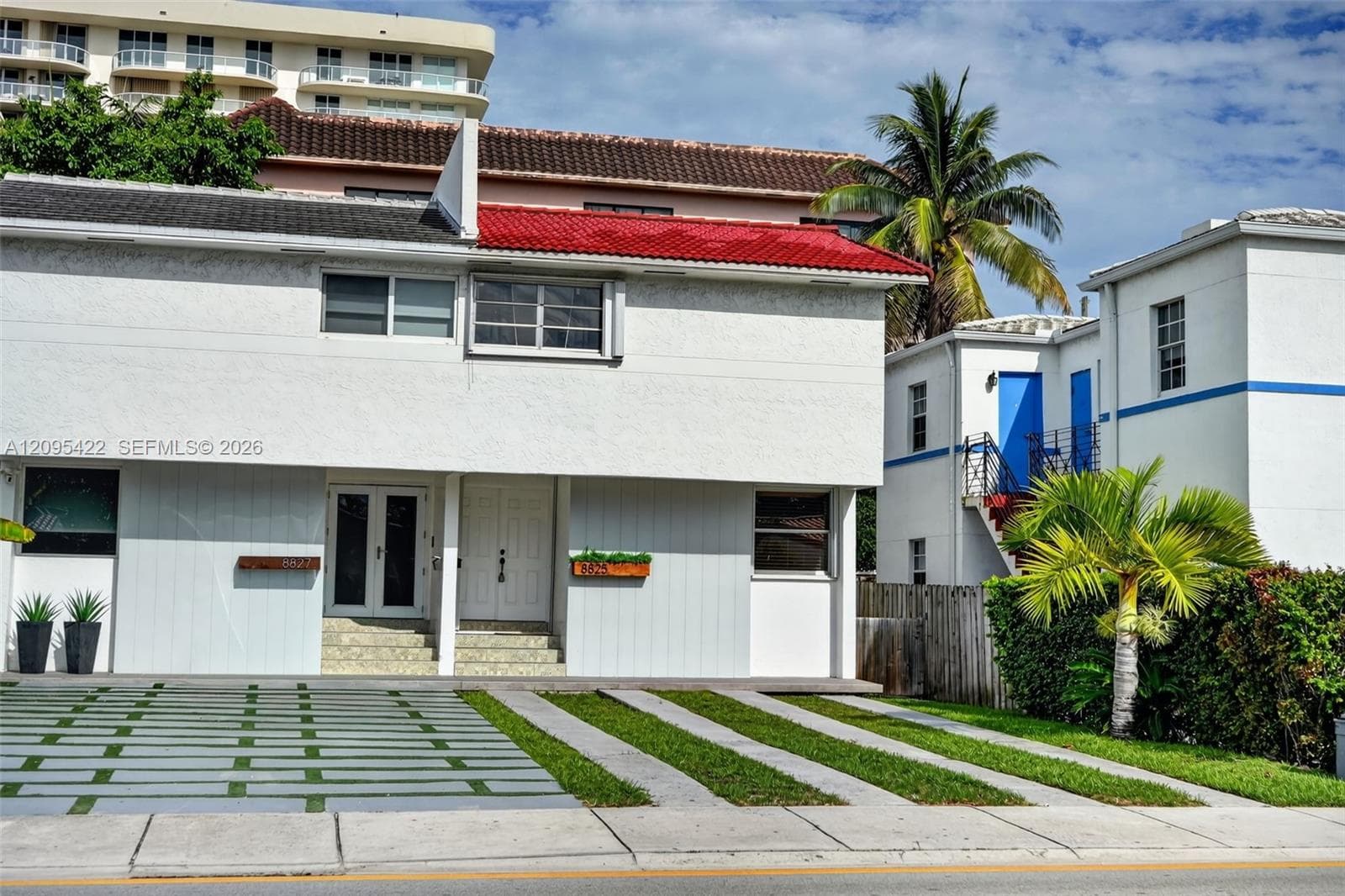 8825 Harding Ave photo 3