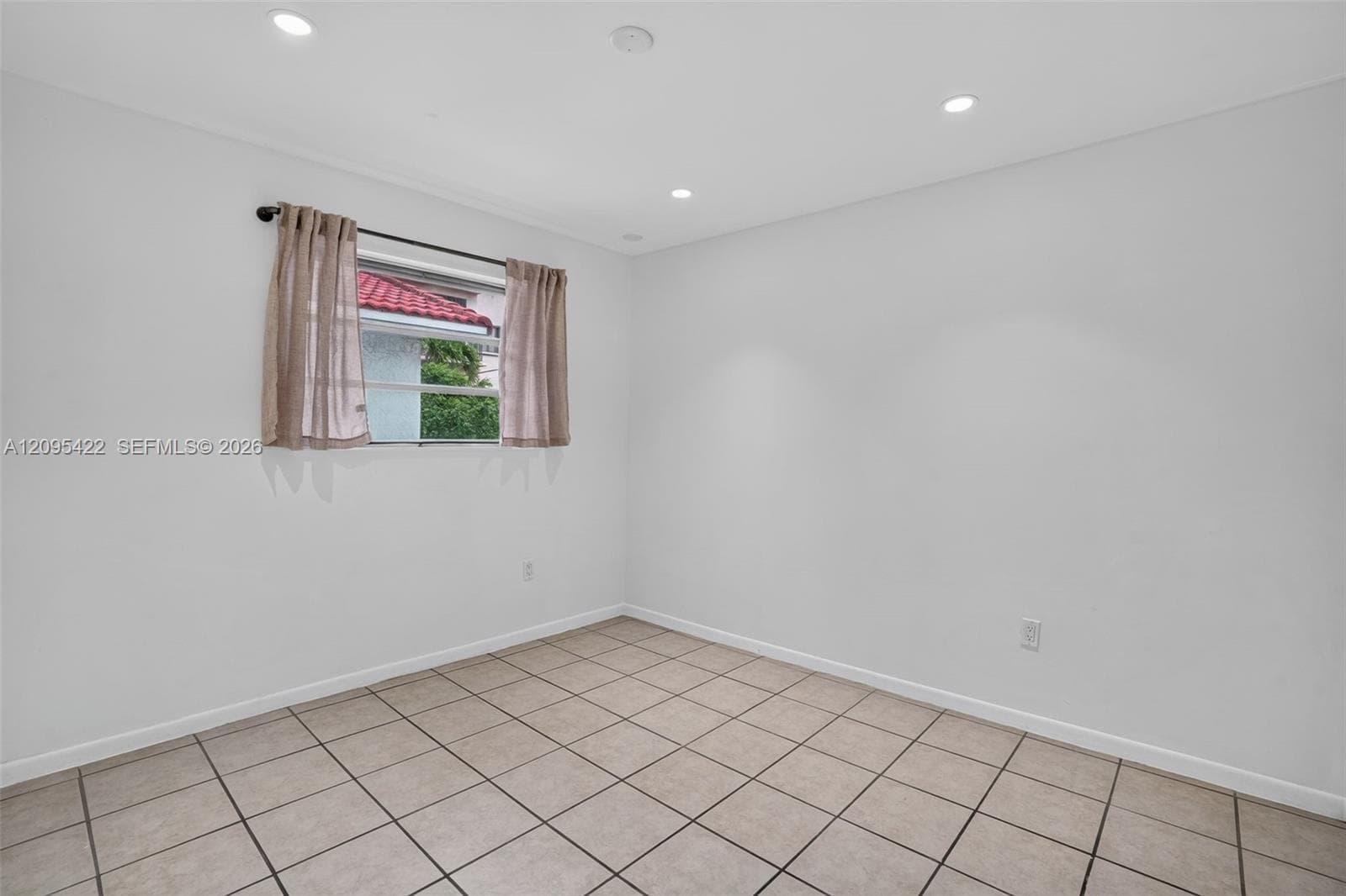 8825 Harding Ave photo 36