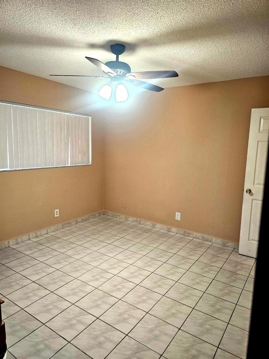 Property_Photo_06_Bright
