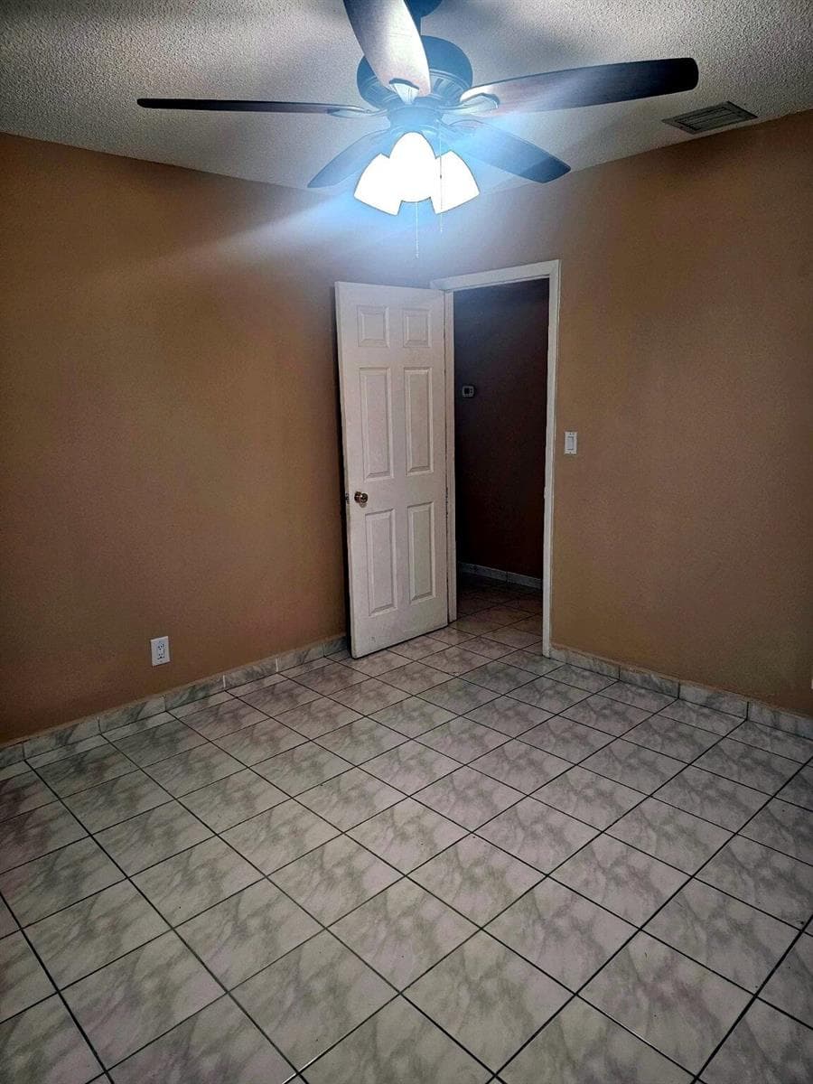 Property_Photo_05_Bright
