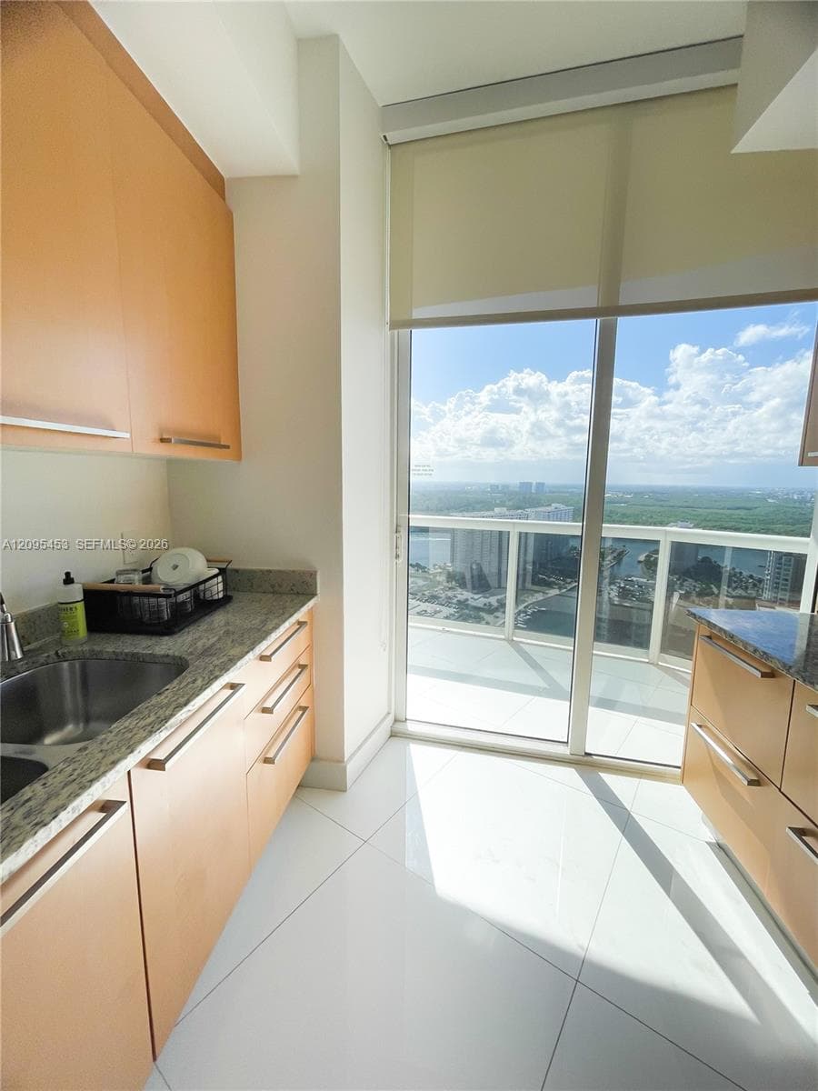 Trump Tower II · #2905 in Sunny Isles Beach - Photo 6