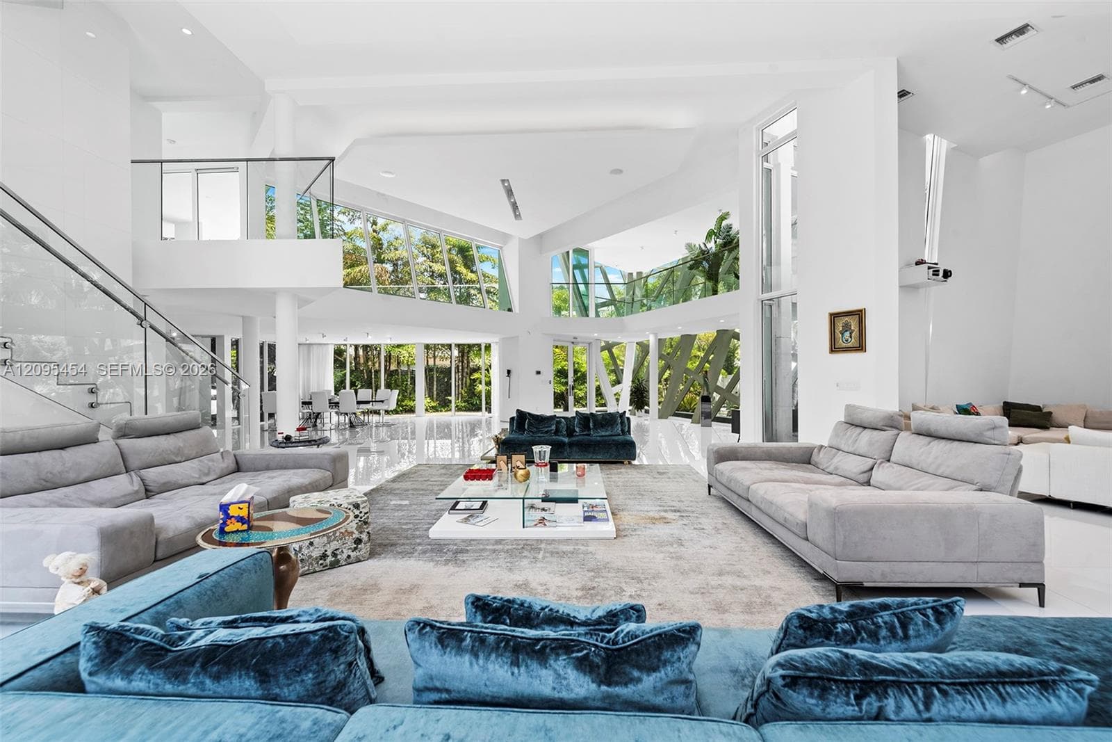480 Ocean Blvd photo 2