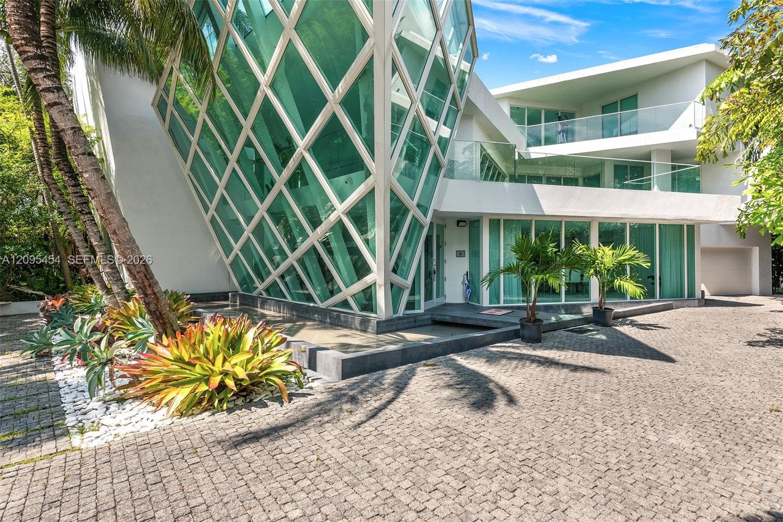 480 Ocean Blvd photo 6