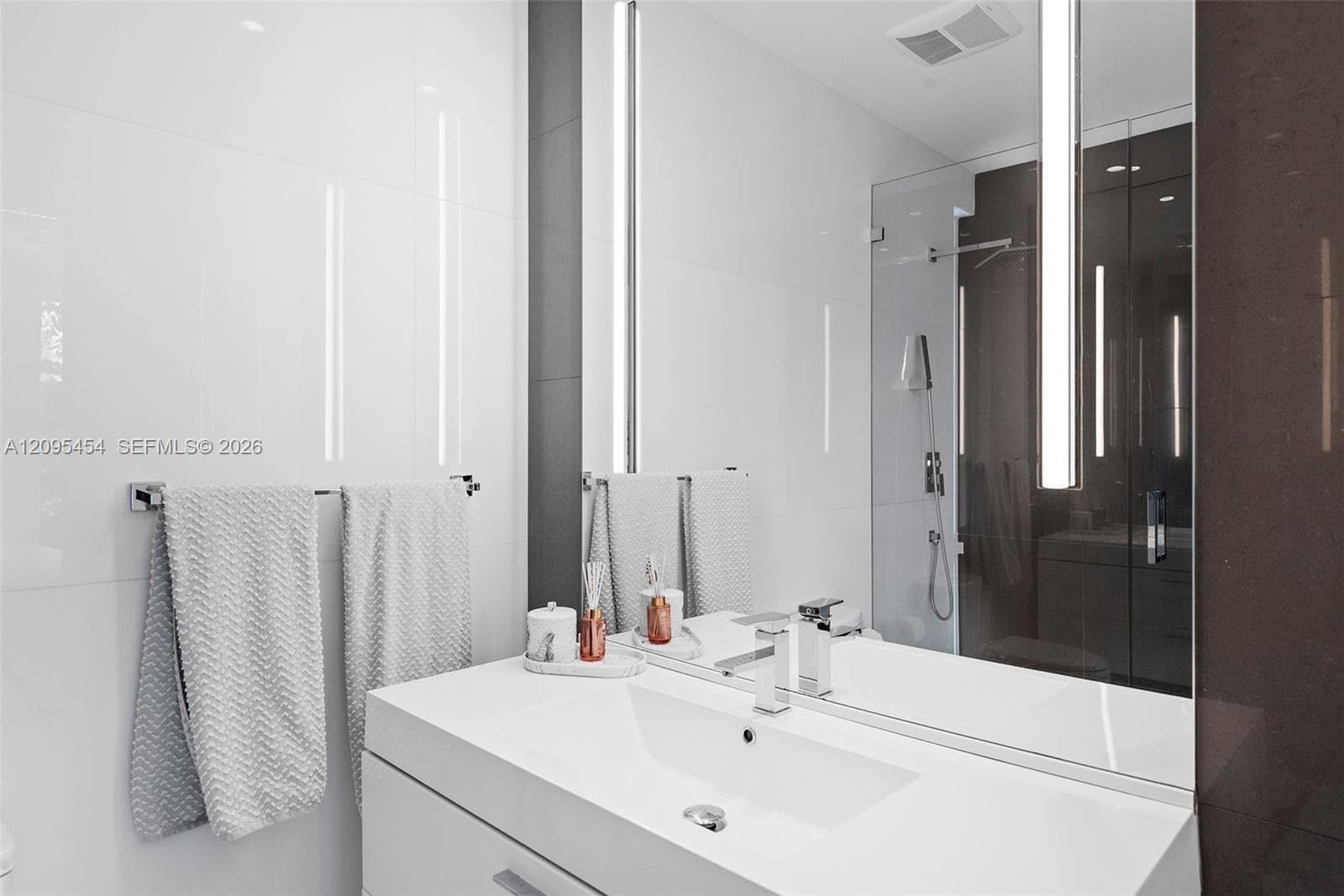 480 Ocean Blvd photo 56
