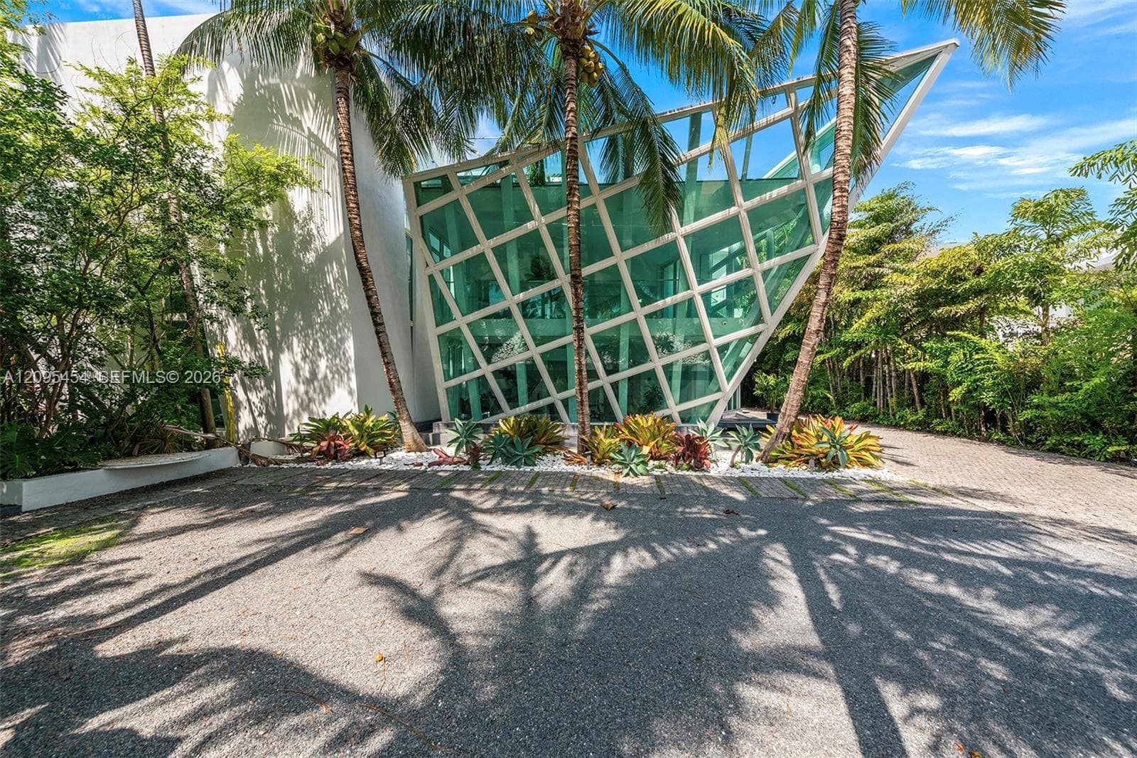480 Ocean Blvd photo 17